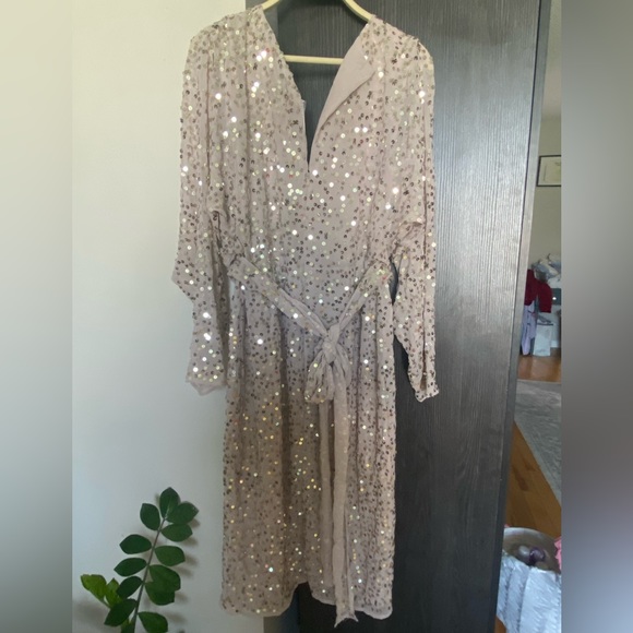 NWT ASOS DESIGN midi dress with batwing sleeve and wrap waist in scatter sequin - Picture 8 of 14